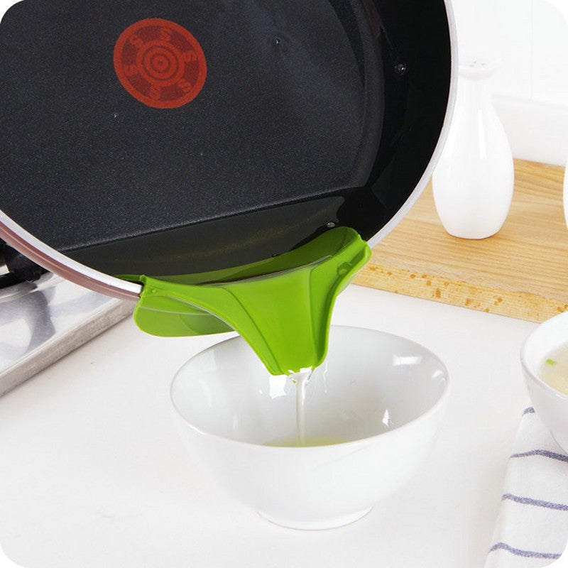 Silicone Clip-On Pouring Funnel – product image 3